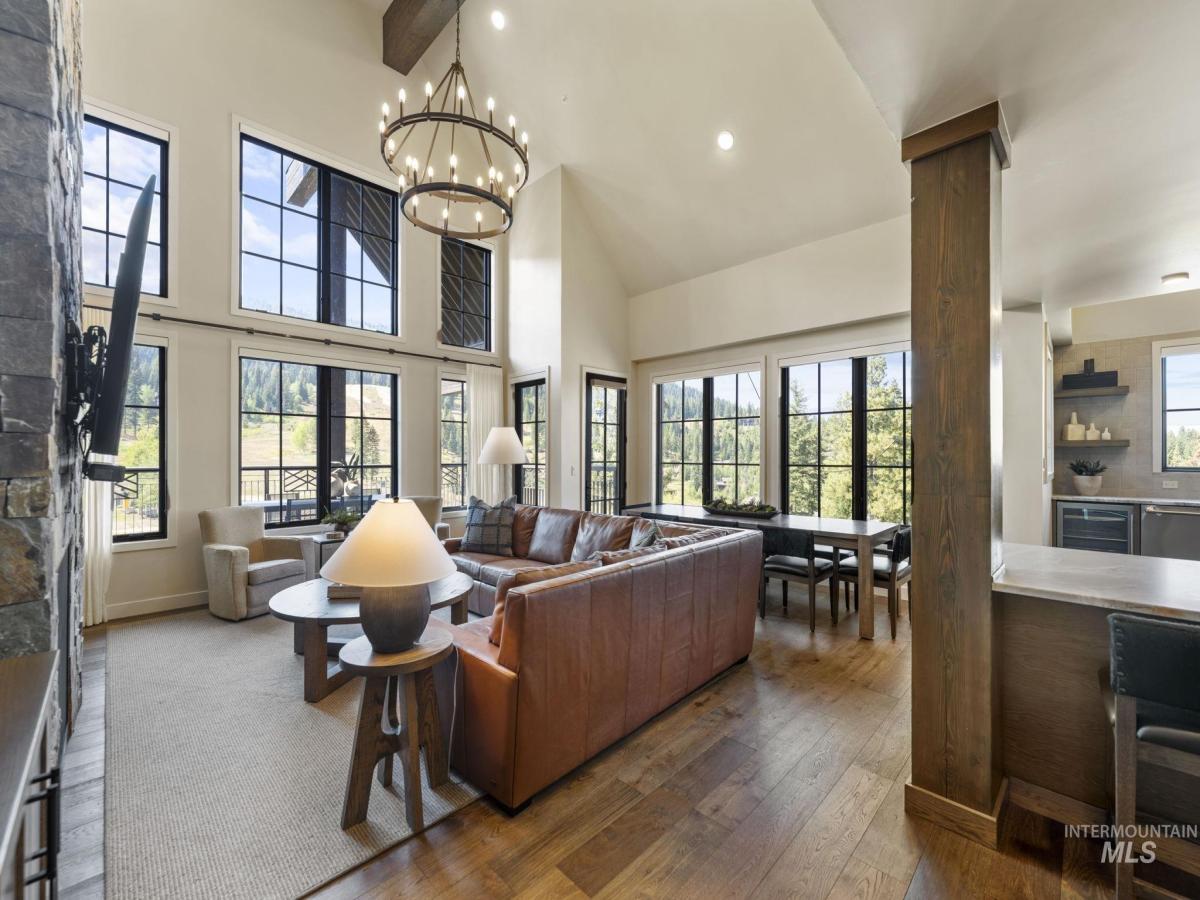 MLS #98959606 image #0