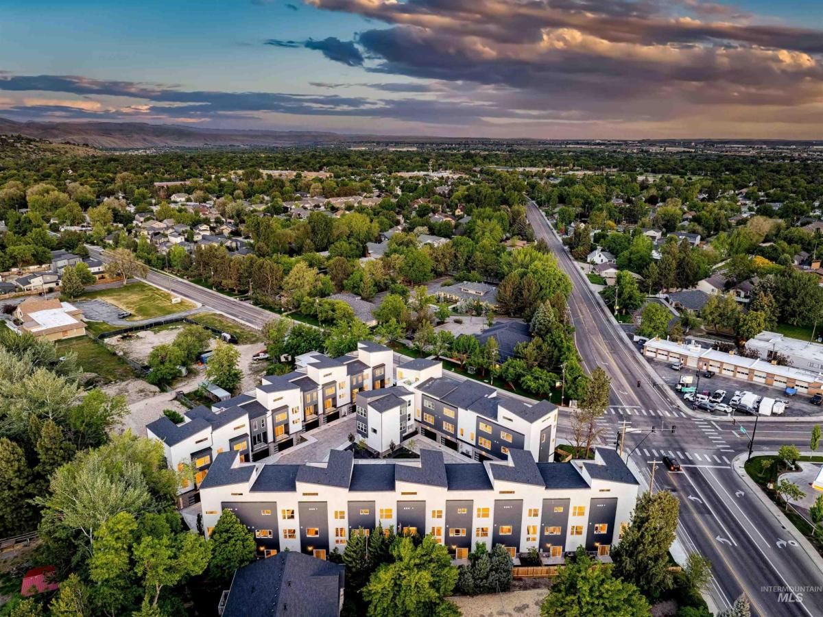 MLS #98968096 image #0