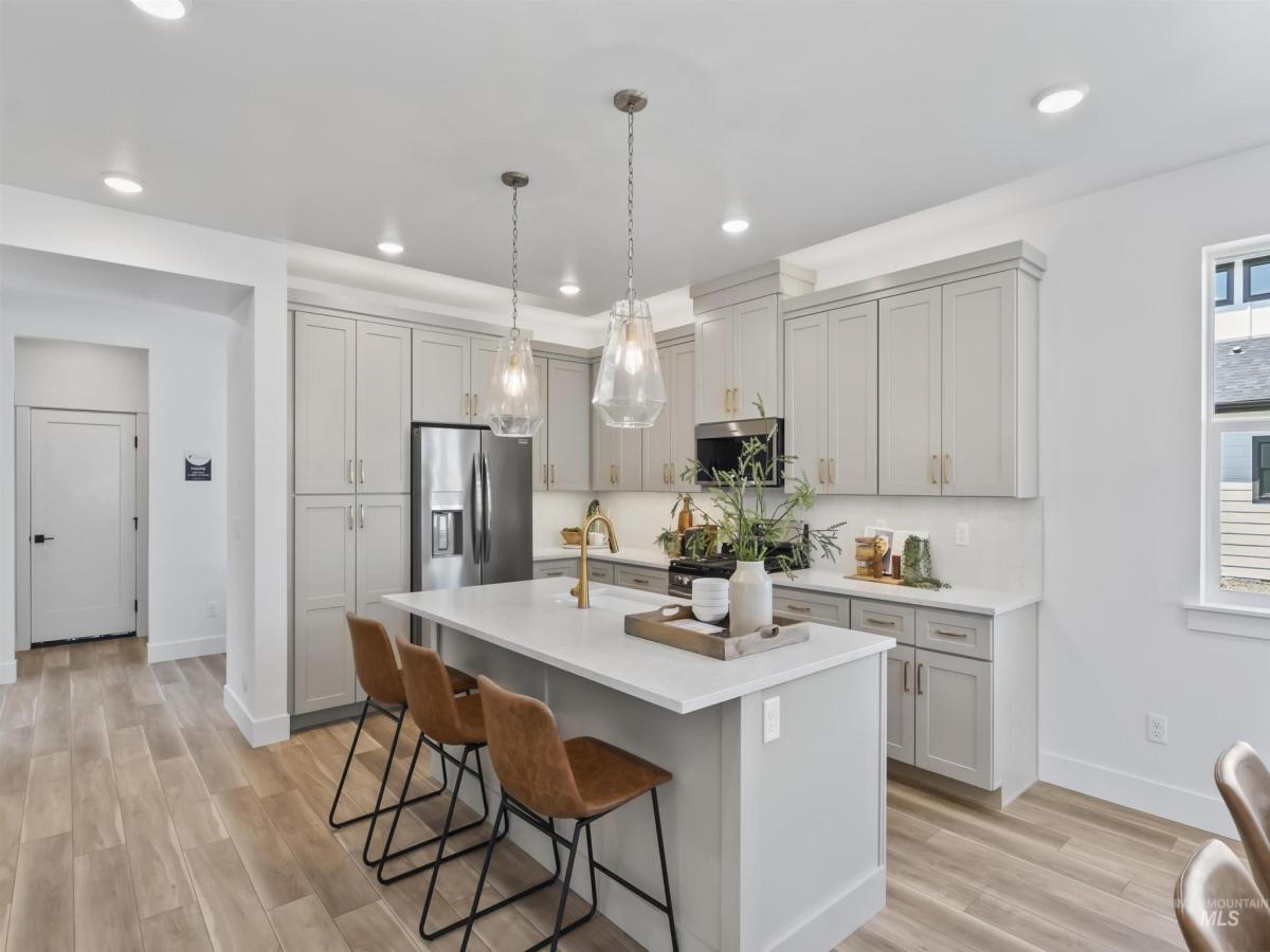 MLS #98969366 image #0