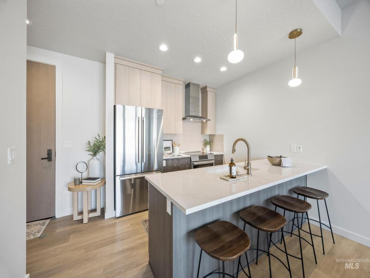 MLS #98973860 image #0