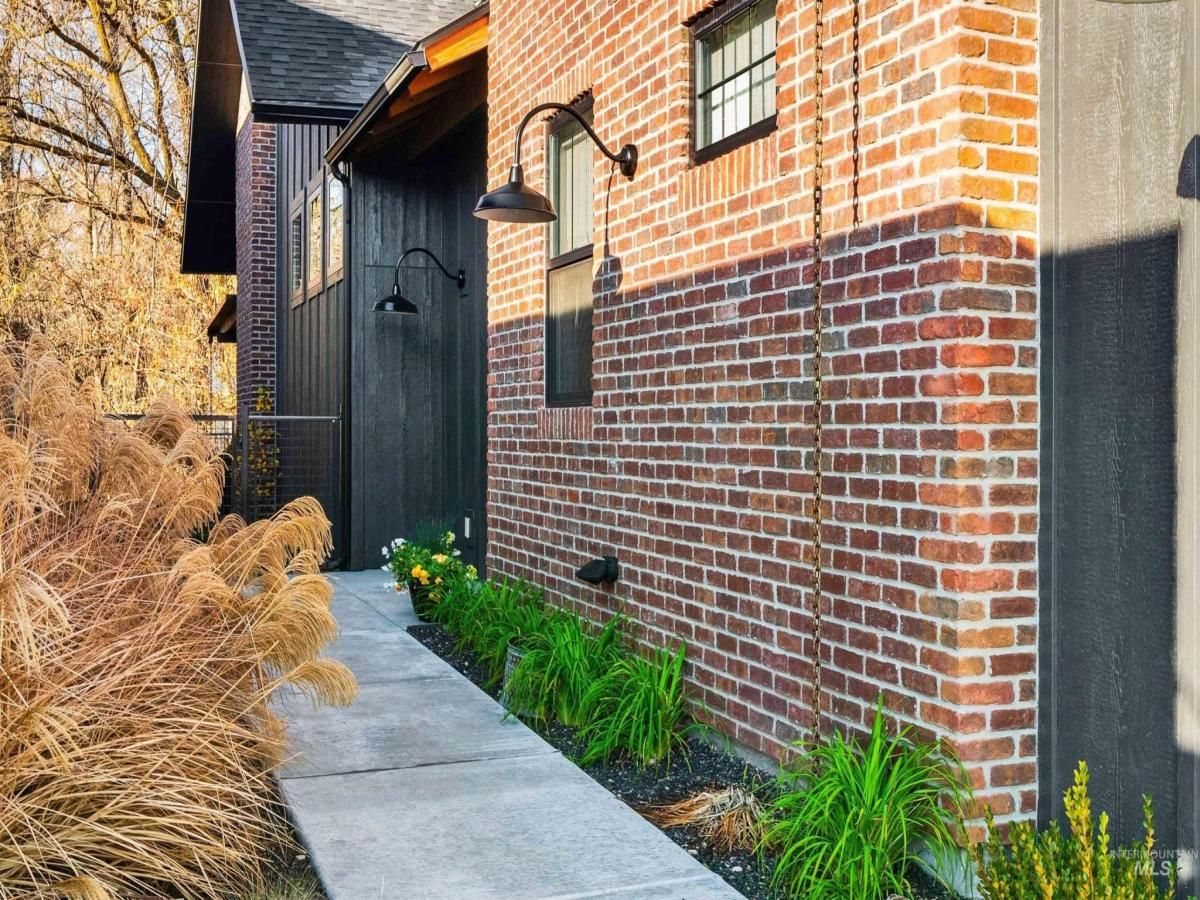 MLS #98974411 image #0