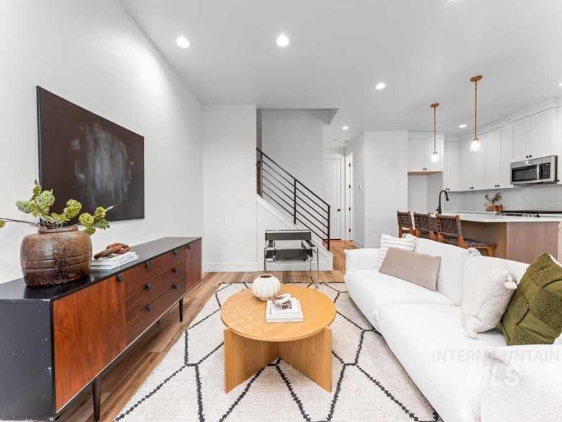 MLS #98979058 image #0