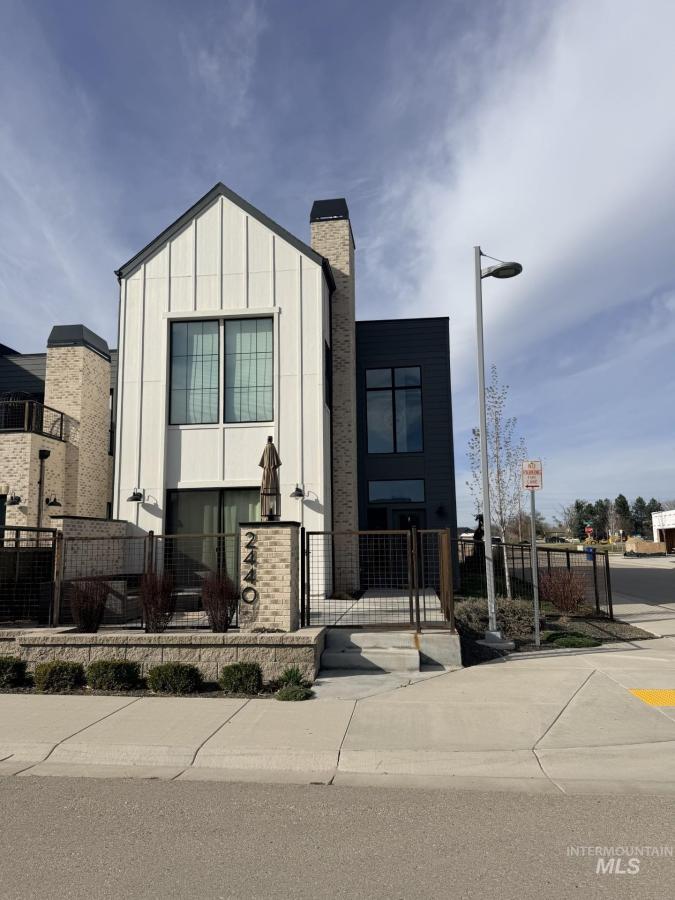 MLS #98979097 image #0