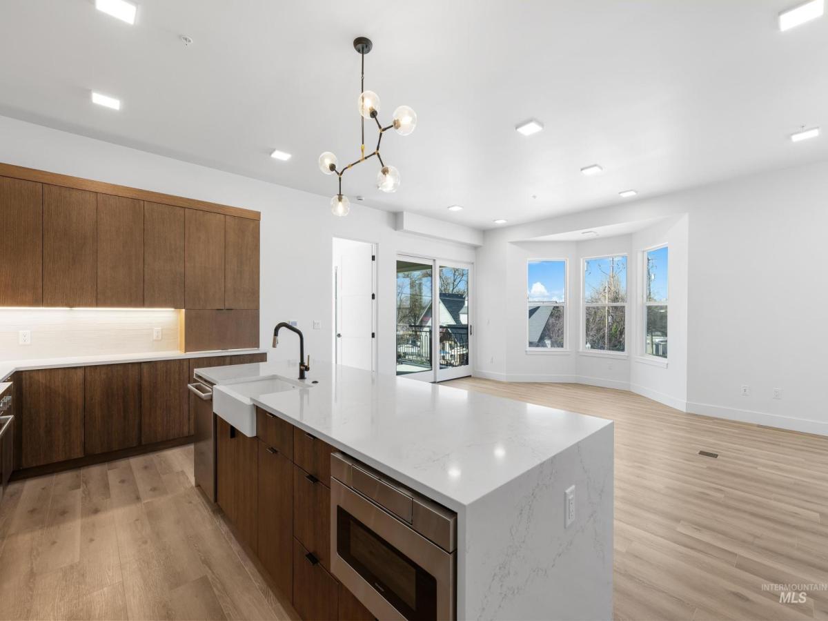 MLS #98979741 image #0