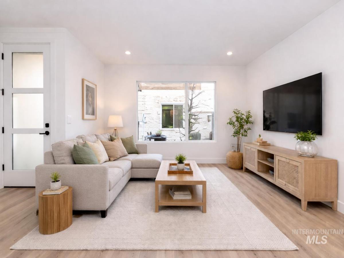 MLS #98980502 image #0