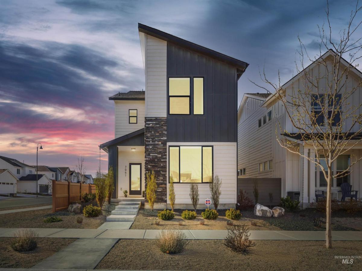 MLS #98981126 image #0