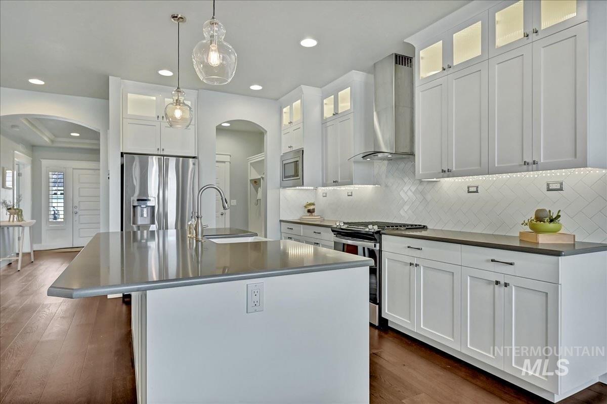 MLS #98982013 image #0