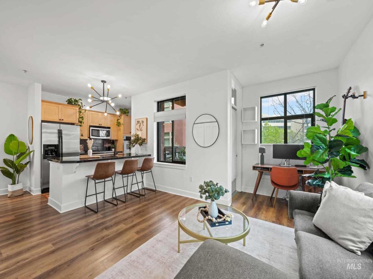 MLS #98982393 image #0