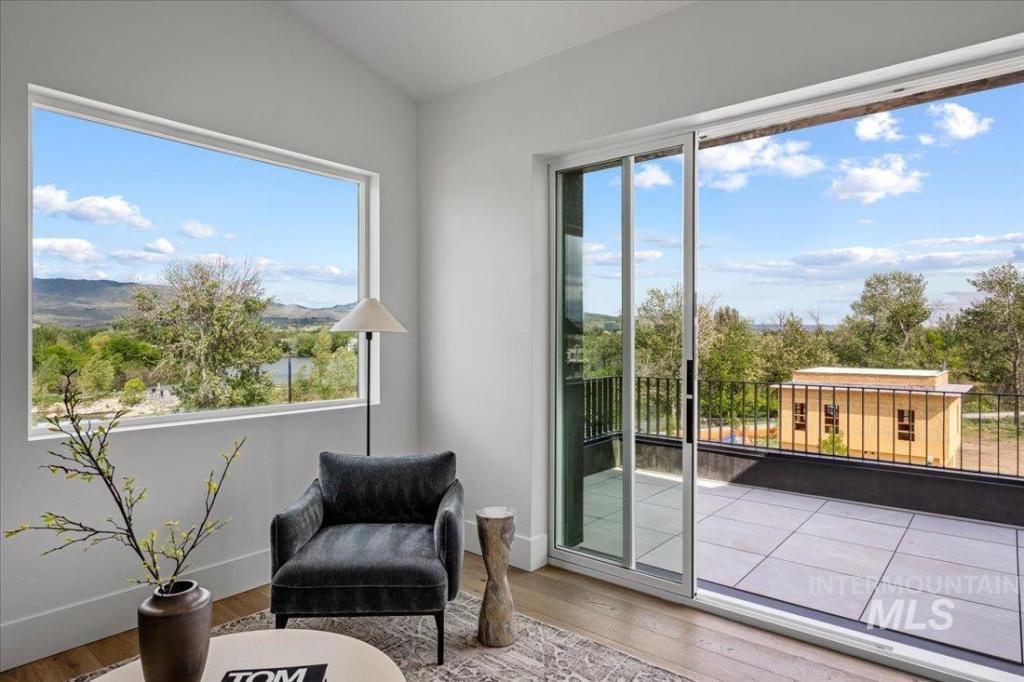 MLS #98982704 image #0