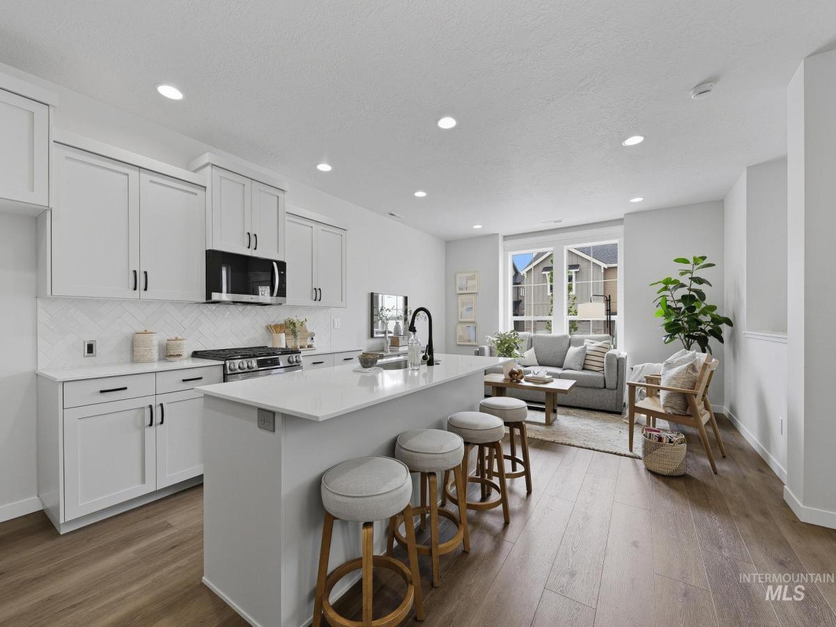 MLS #98983903 image #0