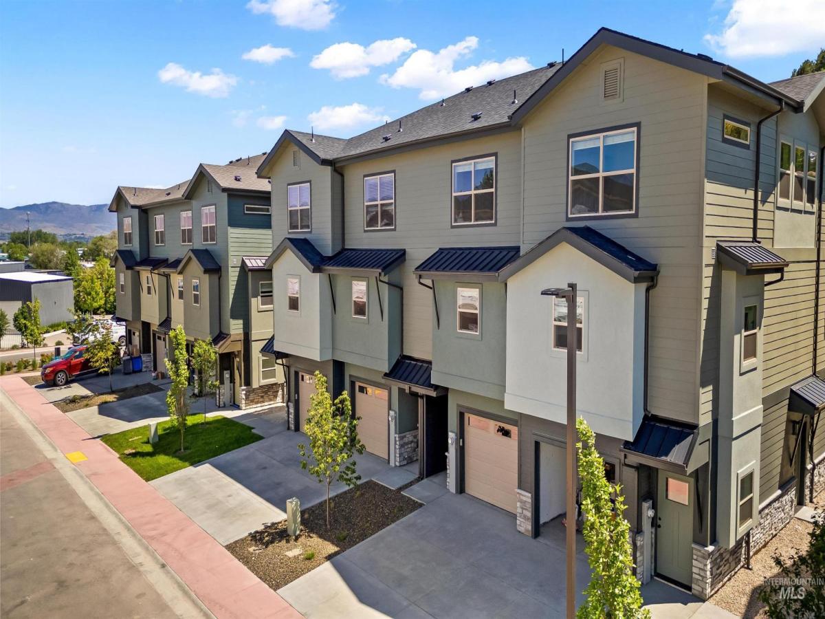 MLS #98989189 image #0