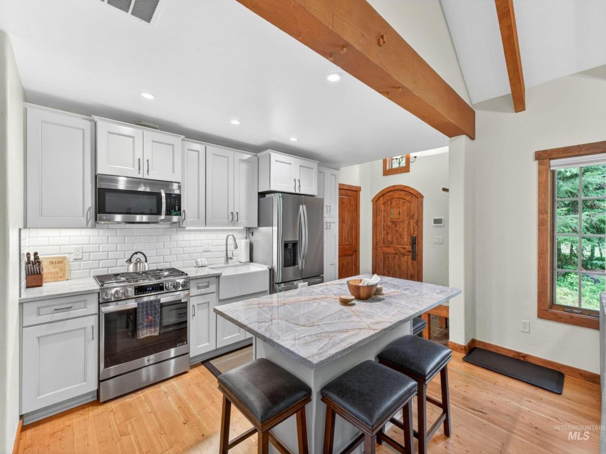 MLS #98989560 image #0