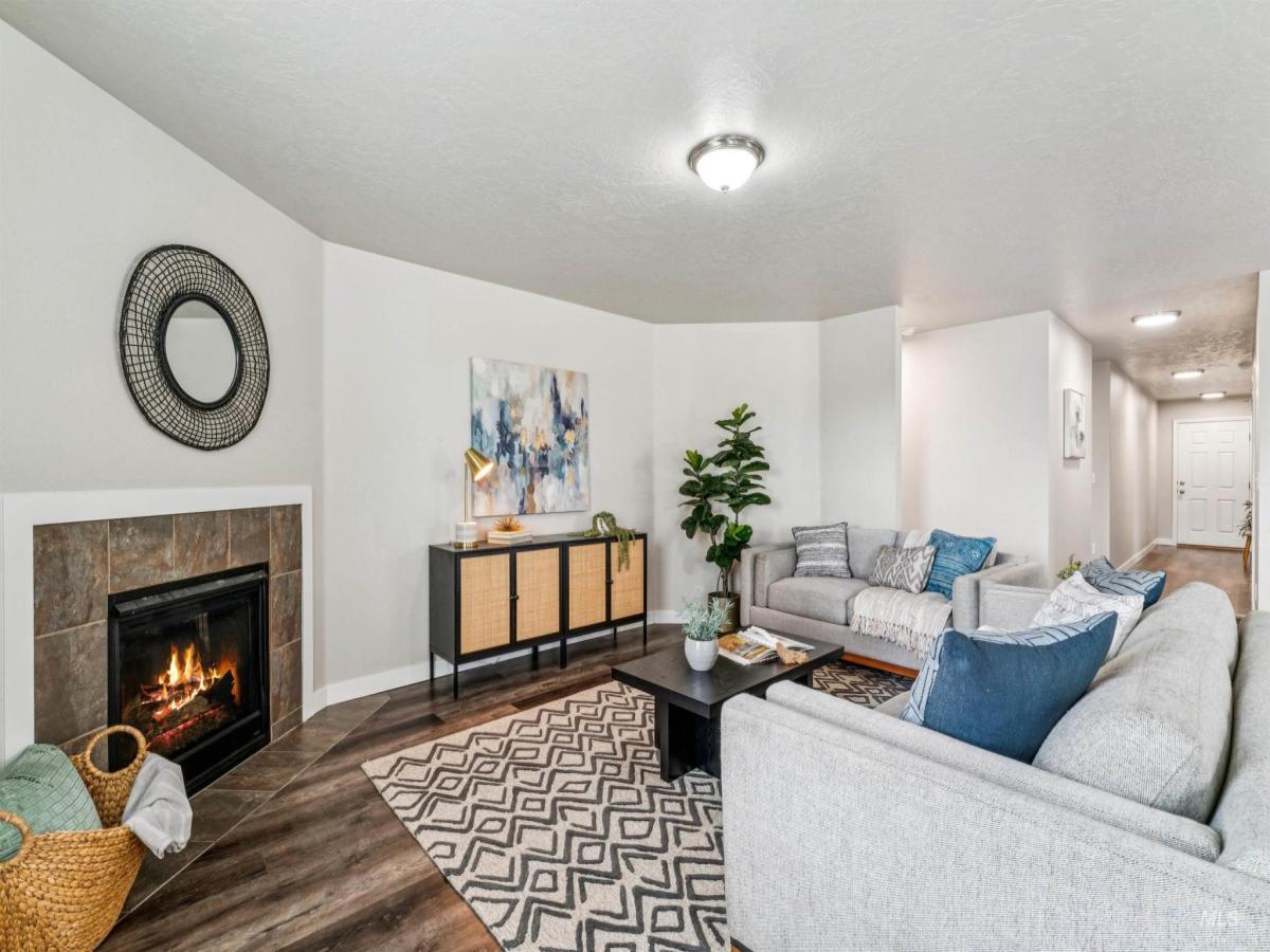 MLS #98989606 image #0