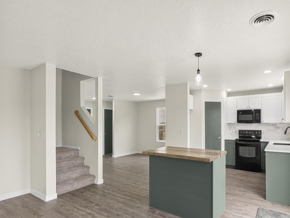 MLS #98993032 image #0