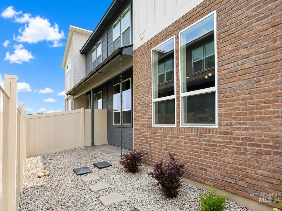 MLS #98995664 image #0