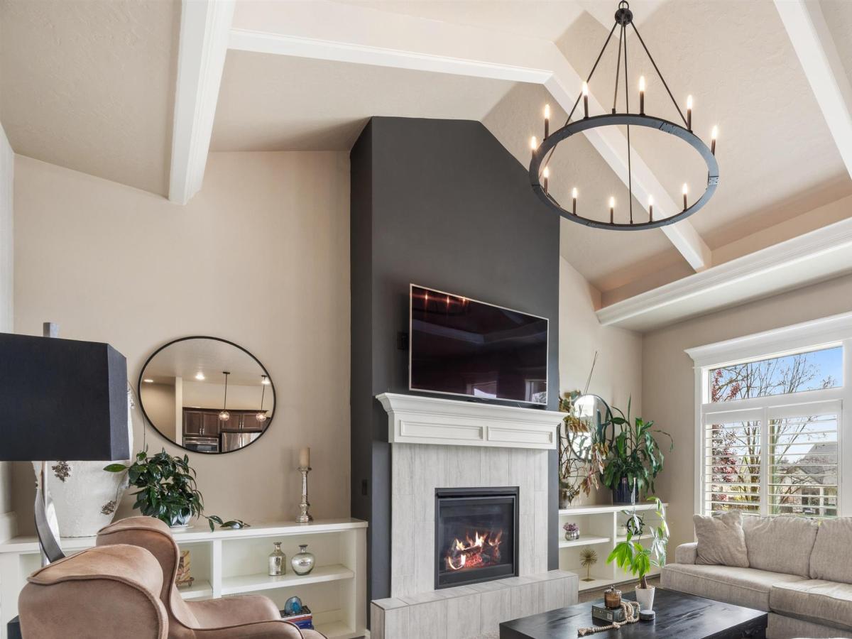 MLS #98996657 image #0