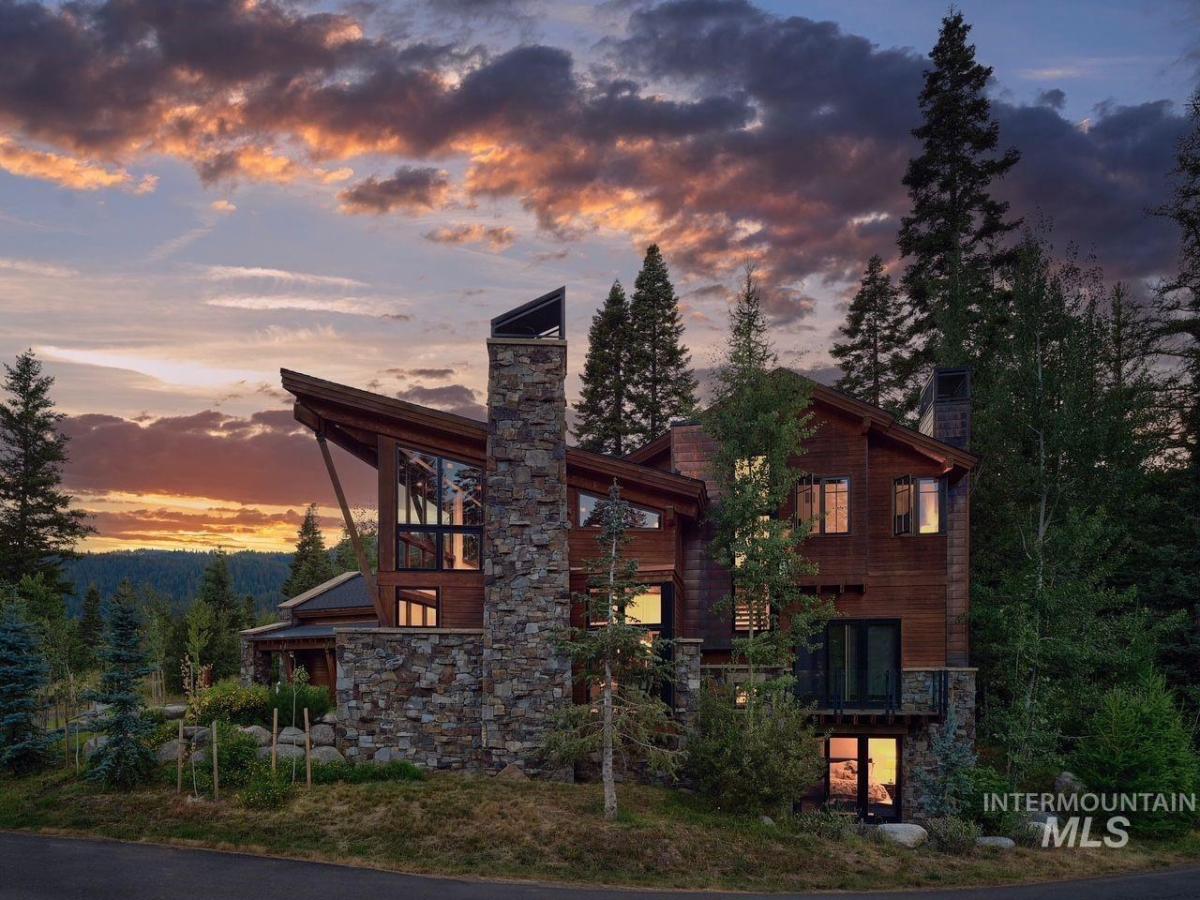 MLS #98997680 image #0