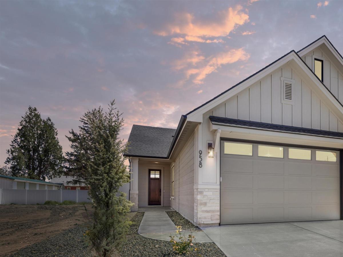 MLS #98998716 image #0
